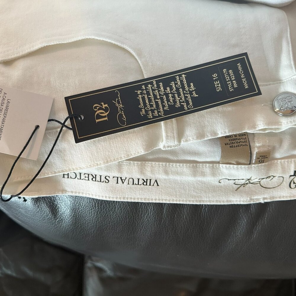 DG2 Diane Gilman White Embroidered Jeans - Picture 2 of 3